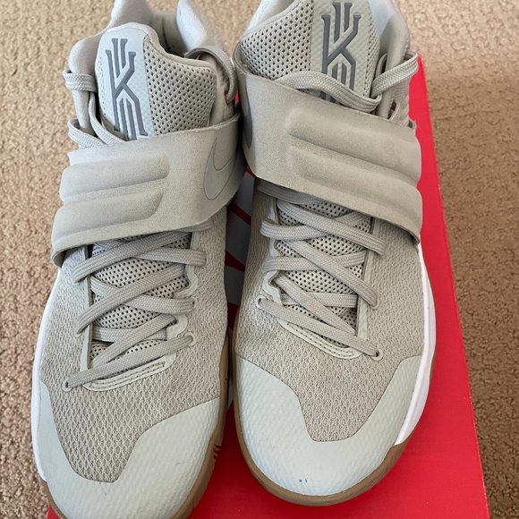 Nike Kyrie 2 II Summer Pack Shoes Light Bone 10.5